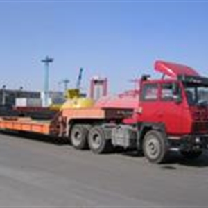低平板5桥车 (长14米宽2.6米)可载重45吨)